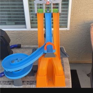 Hot Wheels Raceway